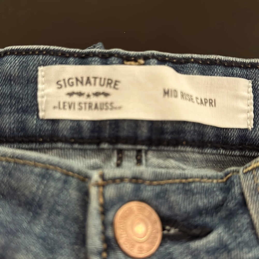 Levi’s Straus Signature Mid Rise Capri size 6 🦋 - Picture 5 of 7